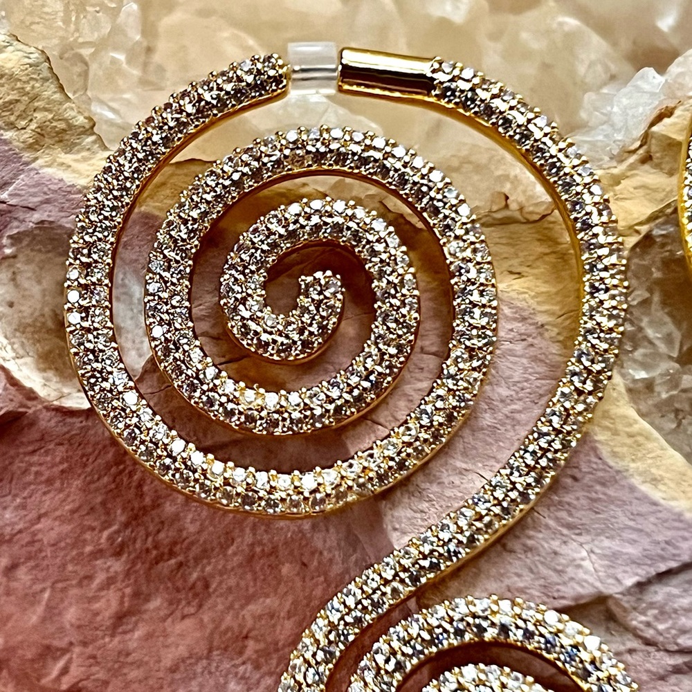 🌺🎉HP🎉🌺 NWT Cult Gaia Ramala Crystal-Embellished Gold Spiral Earrings - Picture 7 of 17